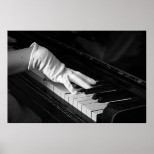 Póster macrocerco de piano, Jugando en guantes