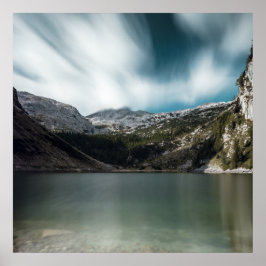Póster Magnífico lago Krn con montaña Krn, Eslovenia