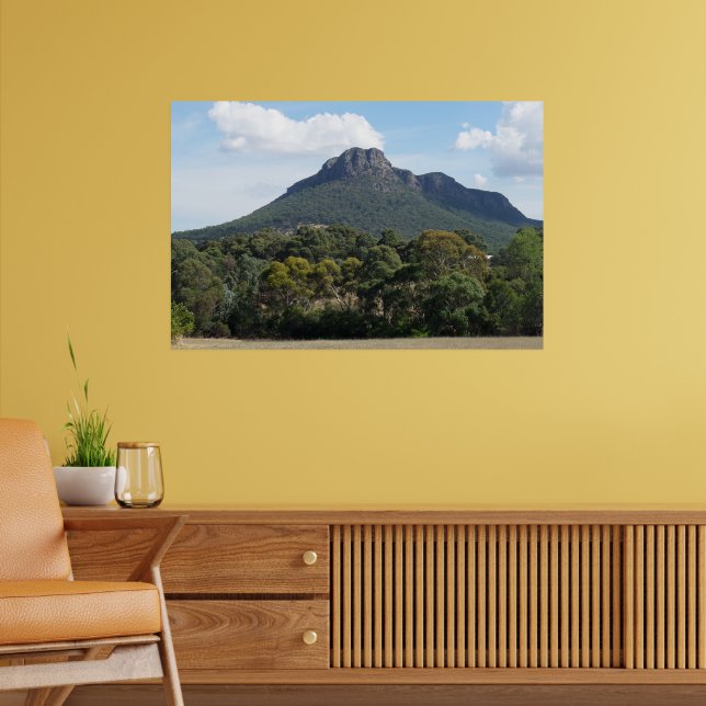 Póster Majestuoso Monte Sturgeon desde Dunkeld (Salón 2)