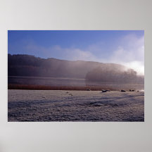 Mañana de invierno fría Esthwaite Water England