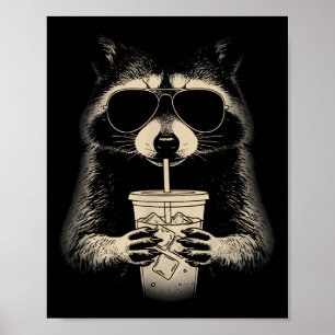 Póster Mapache bebiendo café helado cara de meme y2k grun