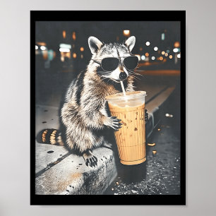 Póster mapache bebiendo café helado divertido anima
