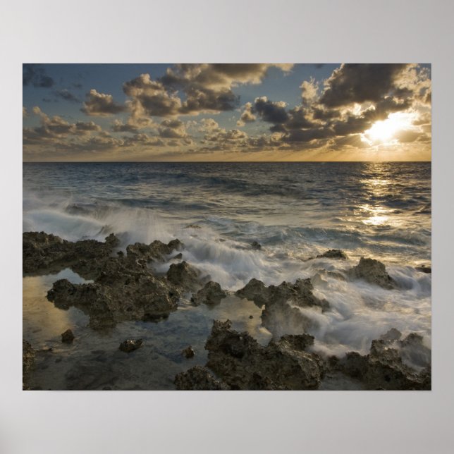 Póster Mar Caribe, Islas Caimán.  Olas rompientes 2 (Frente)