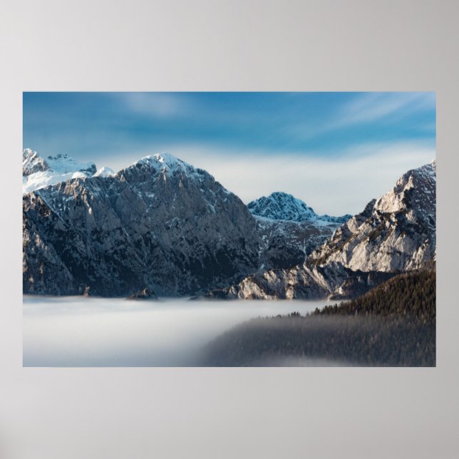 Póster Mar de niebla y montañas nevadas (Frente)