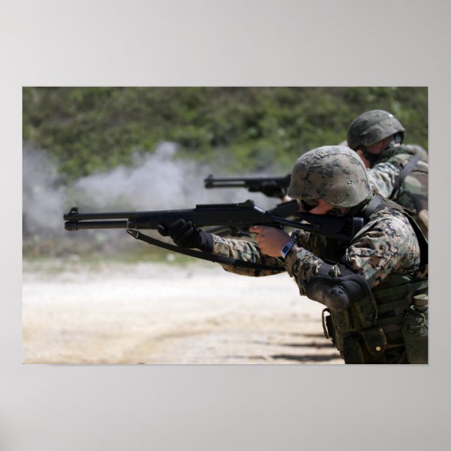 Póster Marines disparando escopetas (Frente)