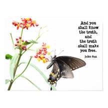 Mariposa en Milkweed, con verso (John 8:32)