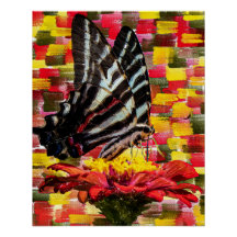 Mariposa posada en la flor