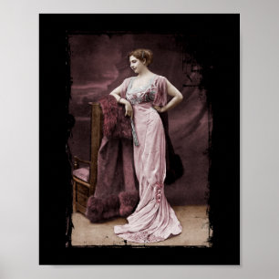 Póster Mata Hari con vestido de teatro