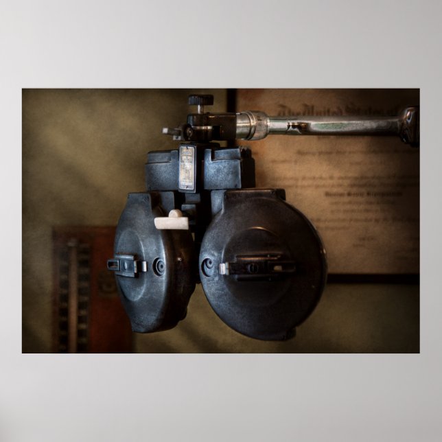 Póster Médica - Optometría - Un viejo foróptero (Frente)