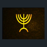 Póster Menorah Flame<br><div class="desc">Una representación digital de la menorah judía de siete ramas (hebreo: מְ נ וֹ רָ ‎). La menorah de siete ramas, utilizada en el santuario portátil establecido por Moisés en el desierto y más tarde en el Templo en Jerusalén, ha sido un símbolo del judaísmo desde la antigüedad y es...</div>