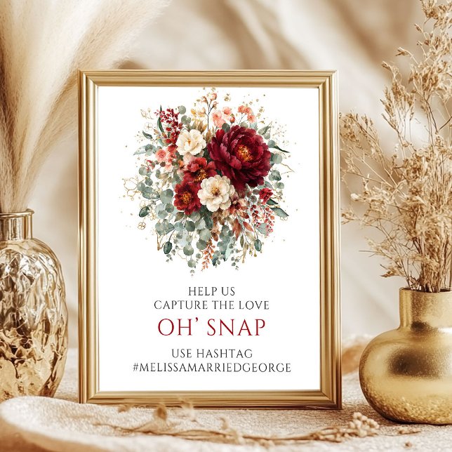 Póster Mesa auxiliar boho de terciopelo rojo profundo Euc (Soft Deep Red Boho Eucalyptus Oh Snap Tabletop

)