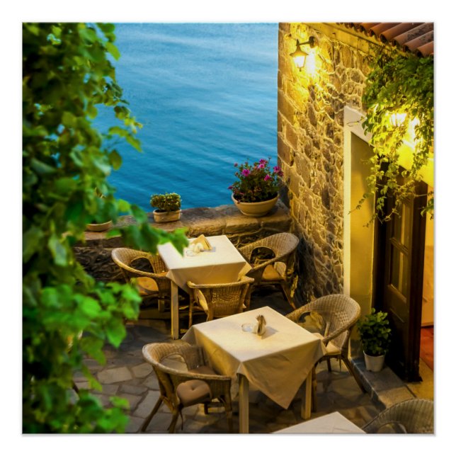 Póster Mesas al aire libre en el restaurante (Anverso)