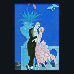 Póster Midnight Kiss Art Deco<br><div class="desc">Medianoche Kiss Art Deco. Ilustracion Art Decó de 1921. El artista francés Georges Barbier era famoso por su hermosa y animada representación de la vida nocturna parisina. El Midnight Kiss muestra a una pareja en un balcón que da al río como un barco que navega a lo lejos. El hombre...</div>