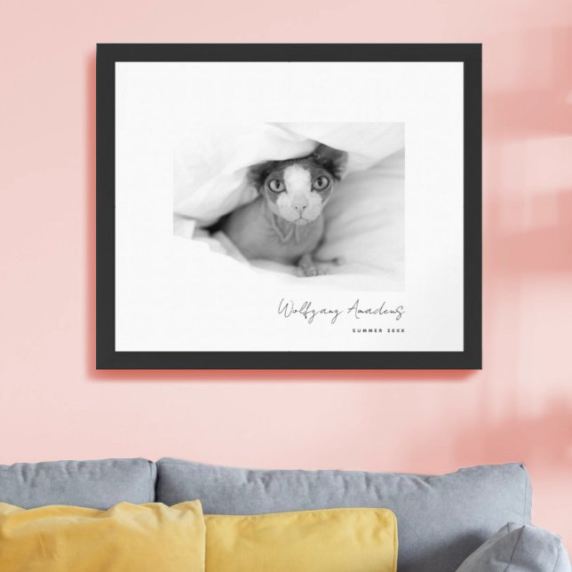 Póster Minimalist Black and White Photo Caption (Subido por el creador)