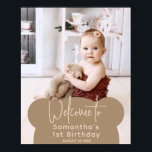 Póster Minimalist simple modern little bear 1st Birthday<br><div class="desc">A BABY is turning one? Of course you’ll celebrate!
This Minimalist simple modern little bear design help you plan a great 1st Birthday Party!</div>