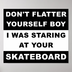 Póster Mirando tu patineta divertido poster
