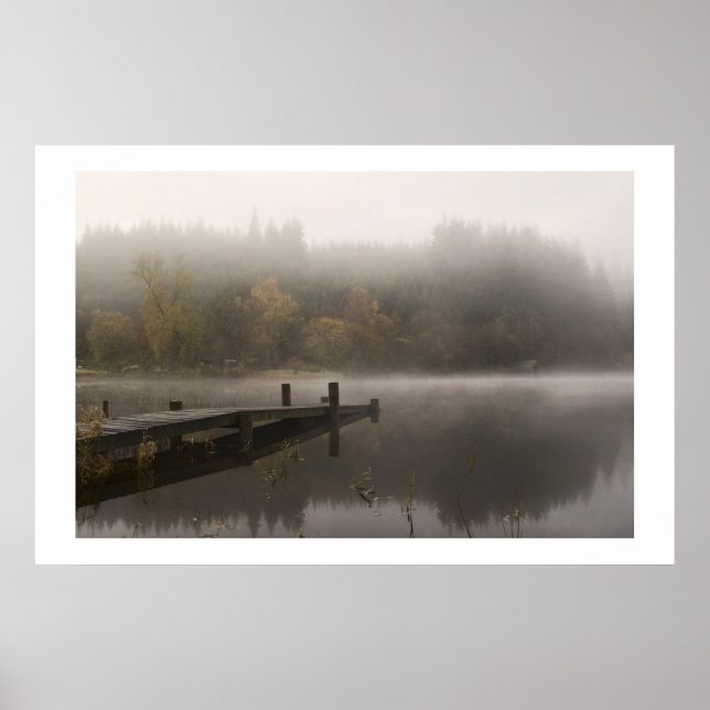 Póster Misty Jetty - Loch Ard, Escocia (Frente)