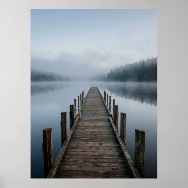 Póster Misty Lake Wooden Pier Calm View (Frente)