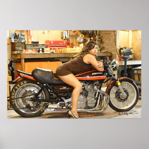 Póster Modelo caliente + Una Dragbici Clásica Caliente