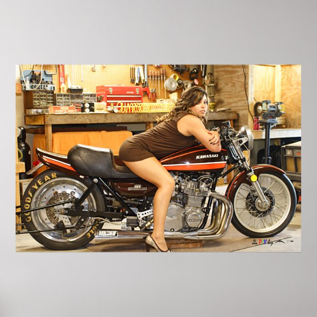 Póster Modelo caliente + Una Dragbici Clásica Caliente (Frente)