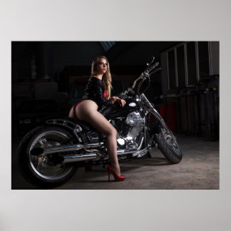 Póster Modelo sexy en Poster de motocicletas