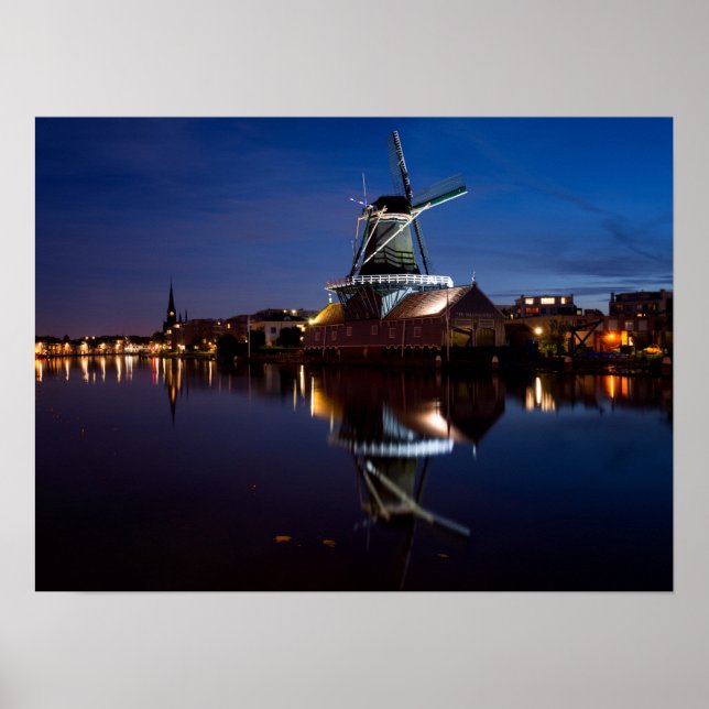 Póster Molino de viento Leidschendam con reflexión noctur (Frente)