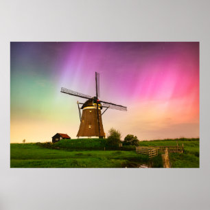 Póster Molino de viento tradicional bajo la Aurora Boreal