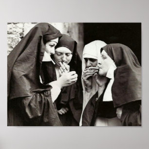 Póster Monjas fumando fotografía vintage 11x8.5in