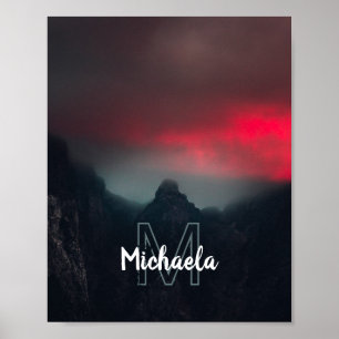 Póster Monograma de nubes, niebla y montañas quemadas