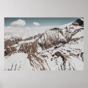 PÓSTER MONTAÑA CUBIERTA DE NIEVE BAJO NUBES BLANCOS DURAN