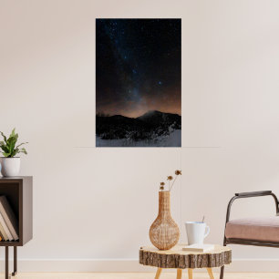 Póster Montaña de invierno Snežnik bajo el cielo estrella