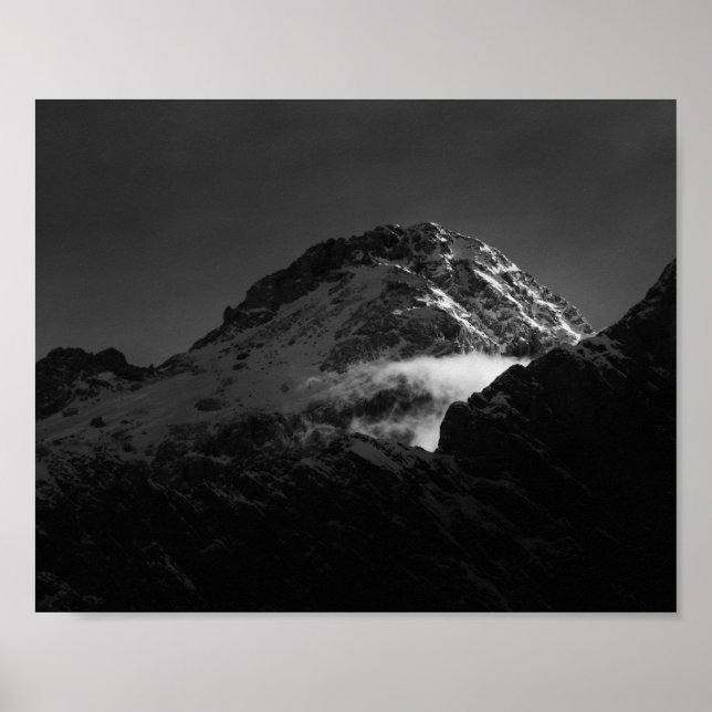 Póster Montaña nevada blanca y negra (Frente)