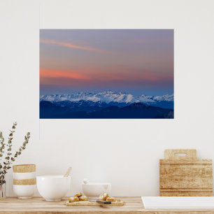 Póster Montañas nevadas con cielo mágico