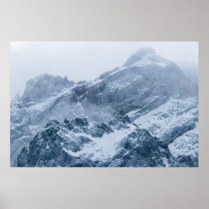 Póster Montañas nieve y niebla