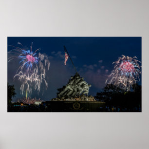 Póster Monumento de Iwo Jima durante los fuegos artificia