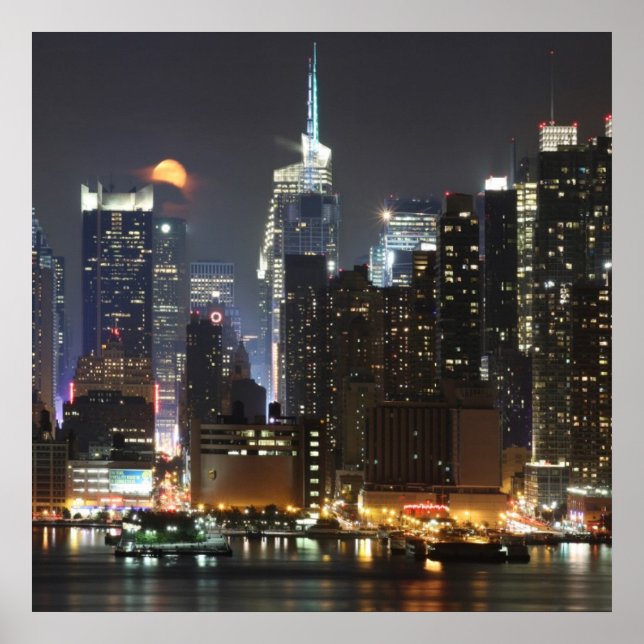 Póster Moon rises over midtown New York. (Frente)
