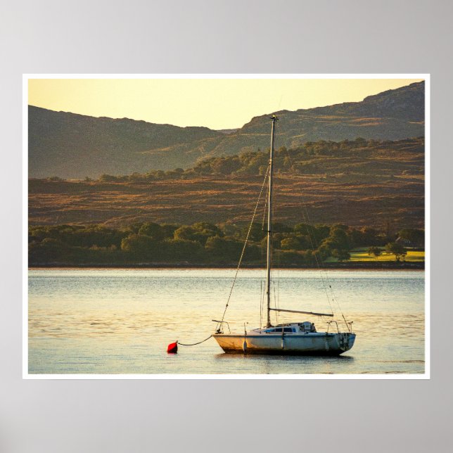 Póster Moored Sailboat at Sunset (Kenmare Bay) (Frente)