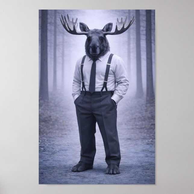 Póster Moose in Classic Suspenders – Silent Forest Portra (Frente)