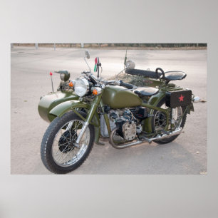 Póster Motocicleta verde 750B-2 con un coche lateral