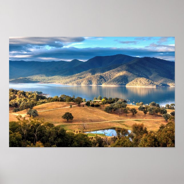 Póster Mountain Bay (Frente)