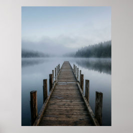 Póster Muelle de madera del lago brumoso vista tranquila