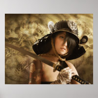 Mujer asiática vestida como samurai