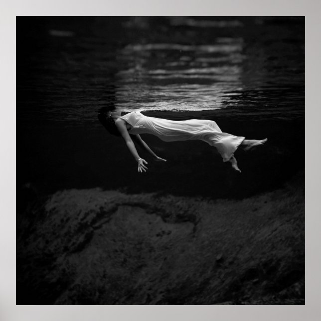 Póster Mujer blanca y negra en la fotografía de agua (Frente)