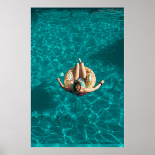 Póster Mujer con flotador inflable amarillo