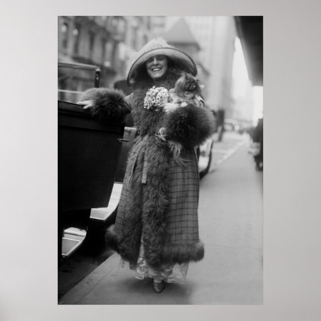 Póster Mujer con pekingés, a principios del siglo XX (Frente)