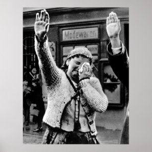 Póster Mujer de Sudetenland llorando por invasión nazi