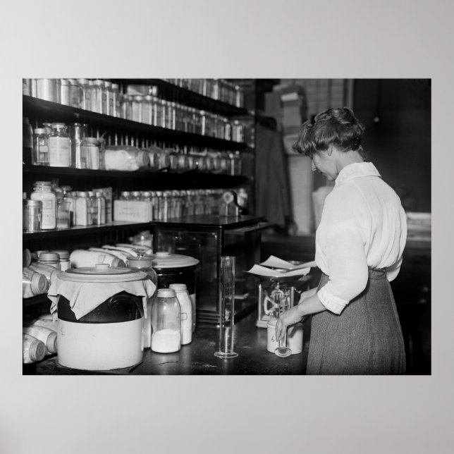 Póster Mujer en el Laboratorio de Química, años 1910 (Frente)