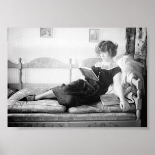 Póster Mujer leyendo un libro