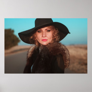 Póster Mujer retro en la carretera