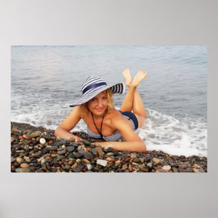 Póster Mujer rubia en la playa